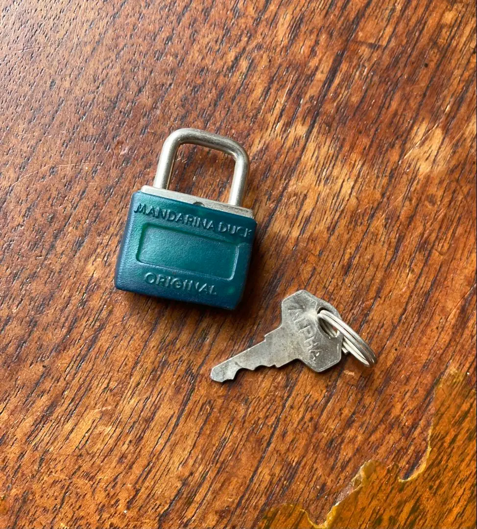 MANDARINA DUCK ソフトキャリーバッグ 色マリンブルー、4輪タイプ