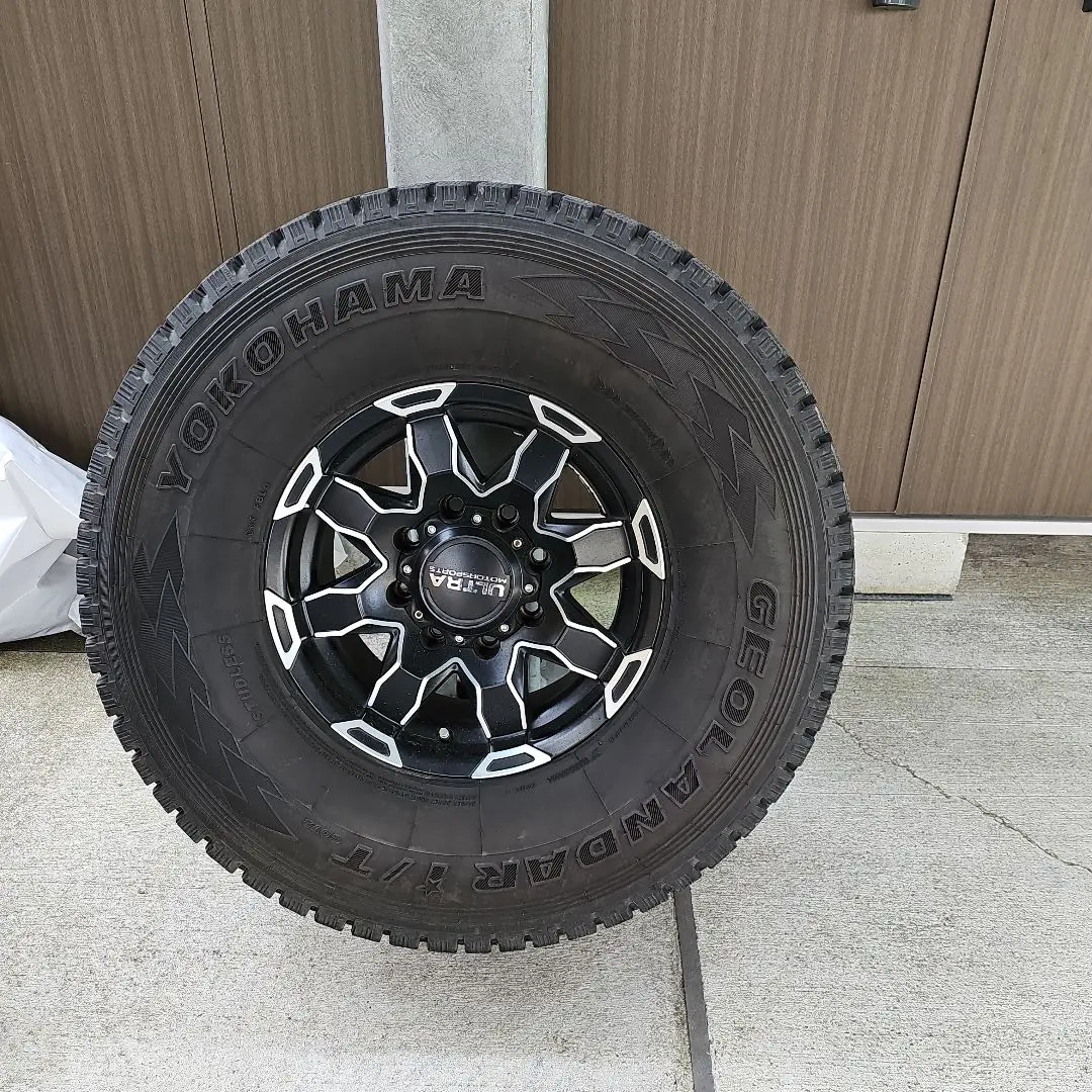 ハマーH2 スタッドレスタイヤ　ホイール4本セット calwingparts_115160set1