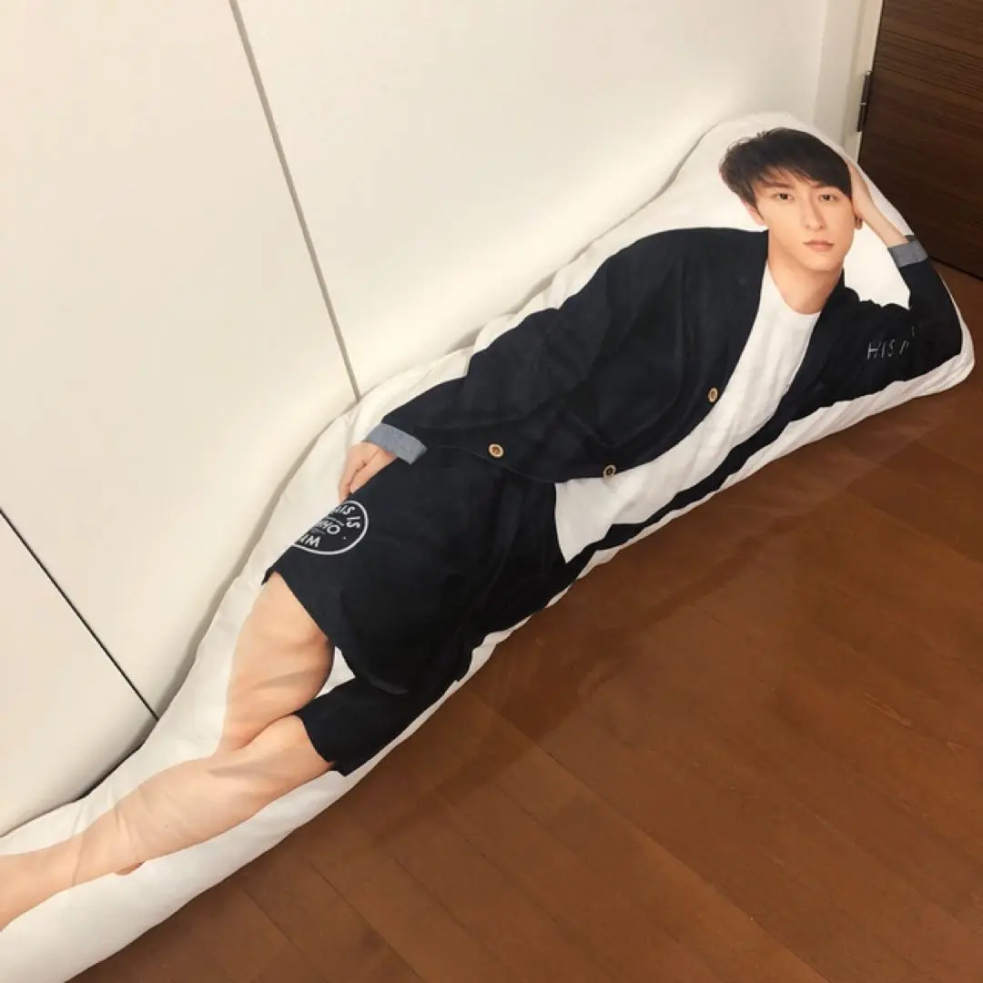 與真司郎抱き枕 GOODS | AAA（トリプル・エー）OFFICIAL WEBSITE