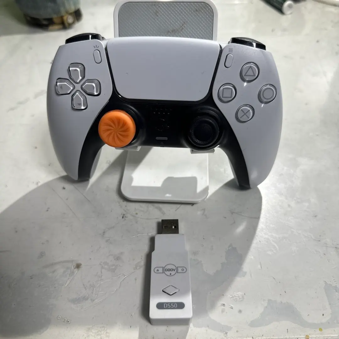 PS5 DualSense 控制器 搖桿帽、附轉換器 的縮圖