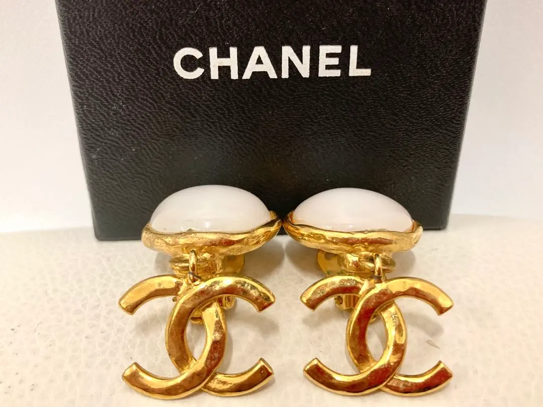 【極罕見】CHANEL 香奈兒 雙C標誌 耳環 金色 金色 的縮圖