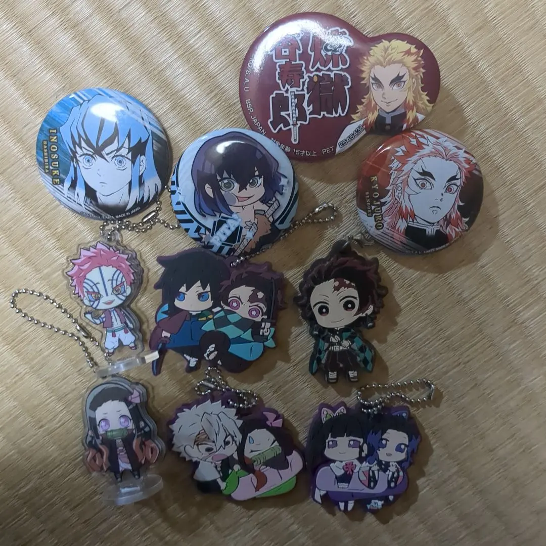 Thumbnail of Demon Slayer Acrylic Keyholder & Button Badge Set