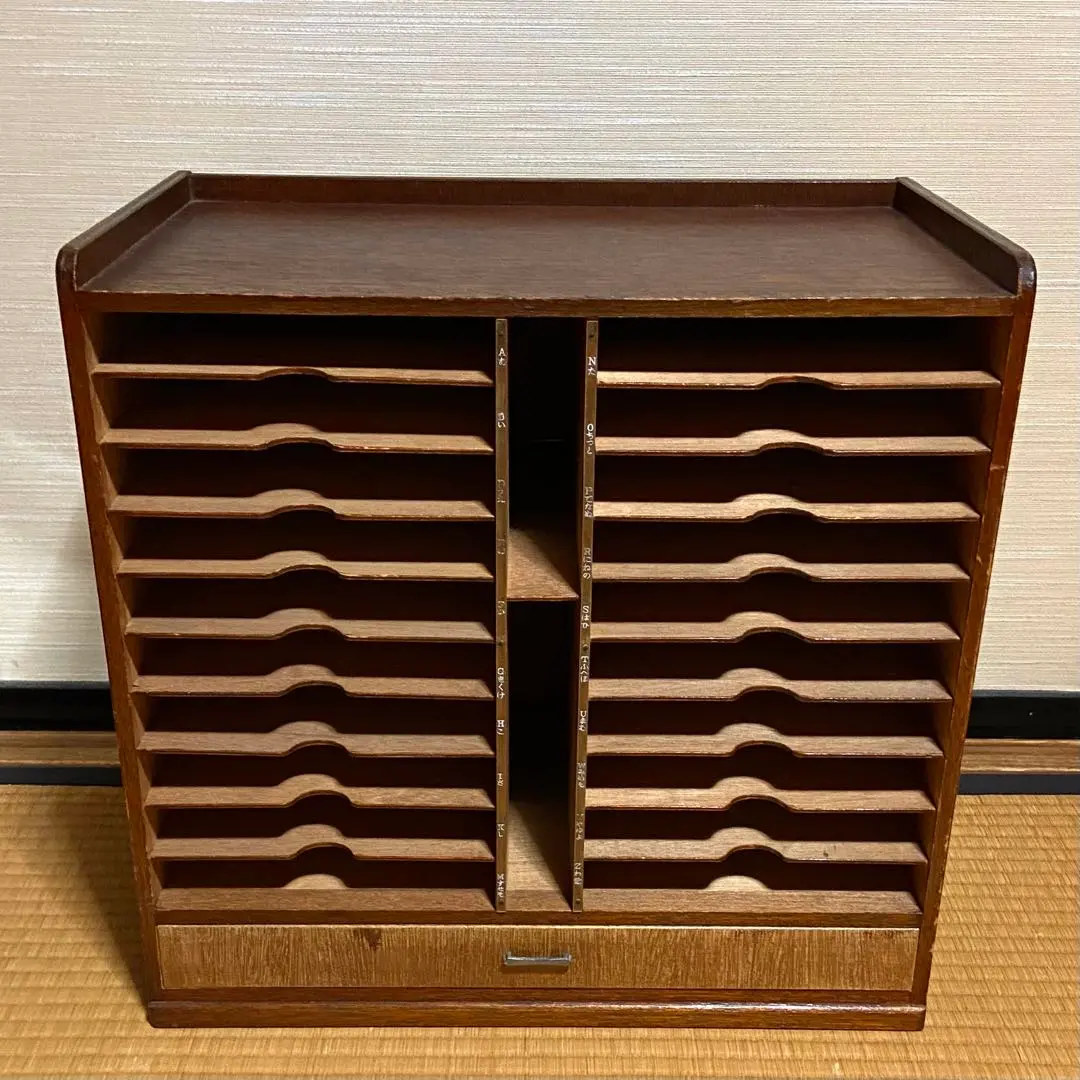 昭和レトロビンテージ 木製カルテ棚 書類棚 当時物アンティークブロカント蚤の市 昭和レトロビンテージ 木製カルテ棚 書類棚 当時物アンティーク