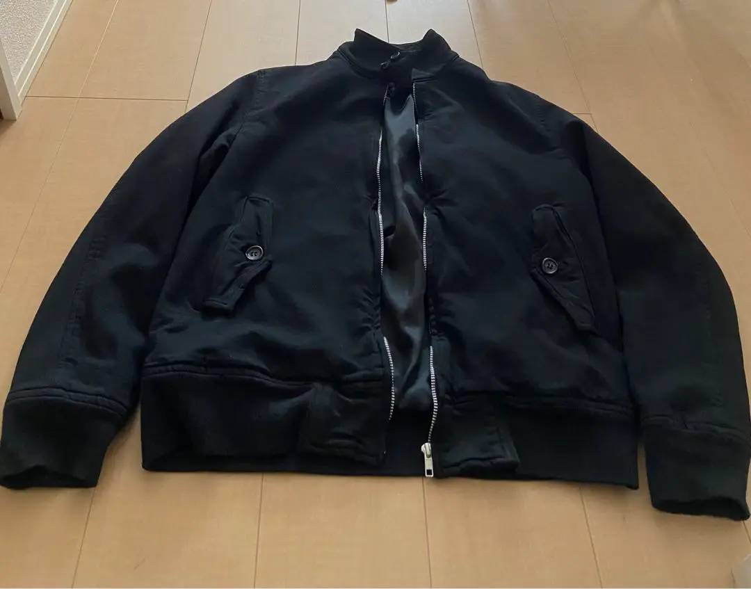 CDG アシンメトリー MA-1 ブラック　フライトジャケット CDG × ALPHA INDUSTRIES】アシンメトリーMA-1のオンライン販売が