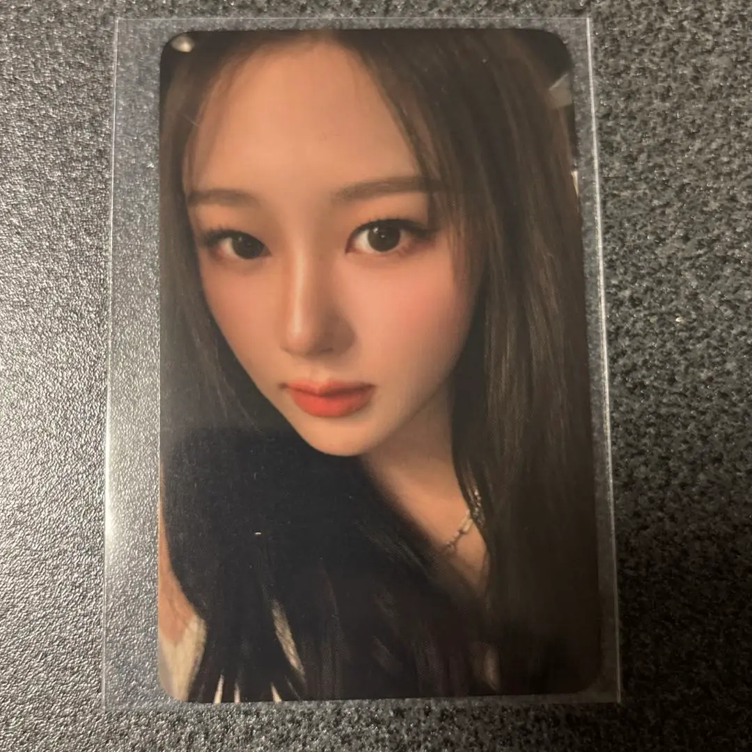 Thumbnail of Official aespa Giselle trading card Refrear AI contact lenses