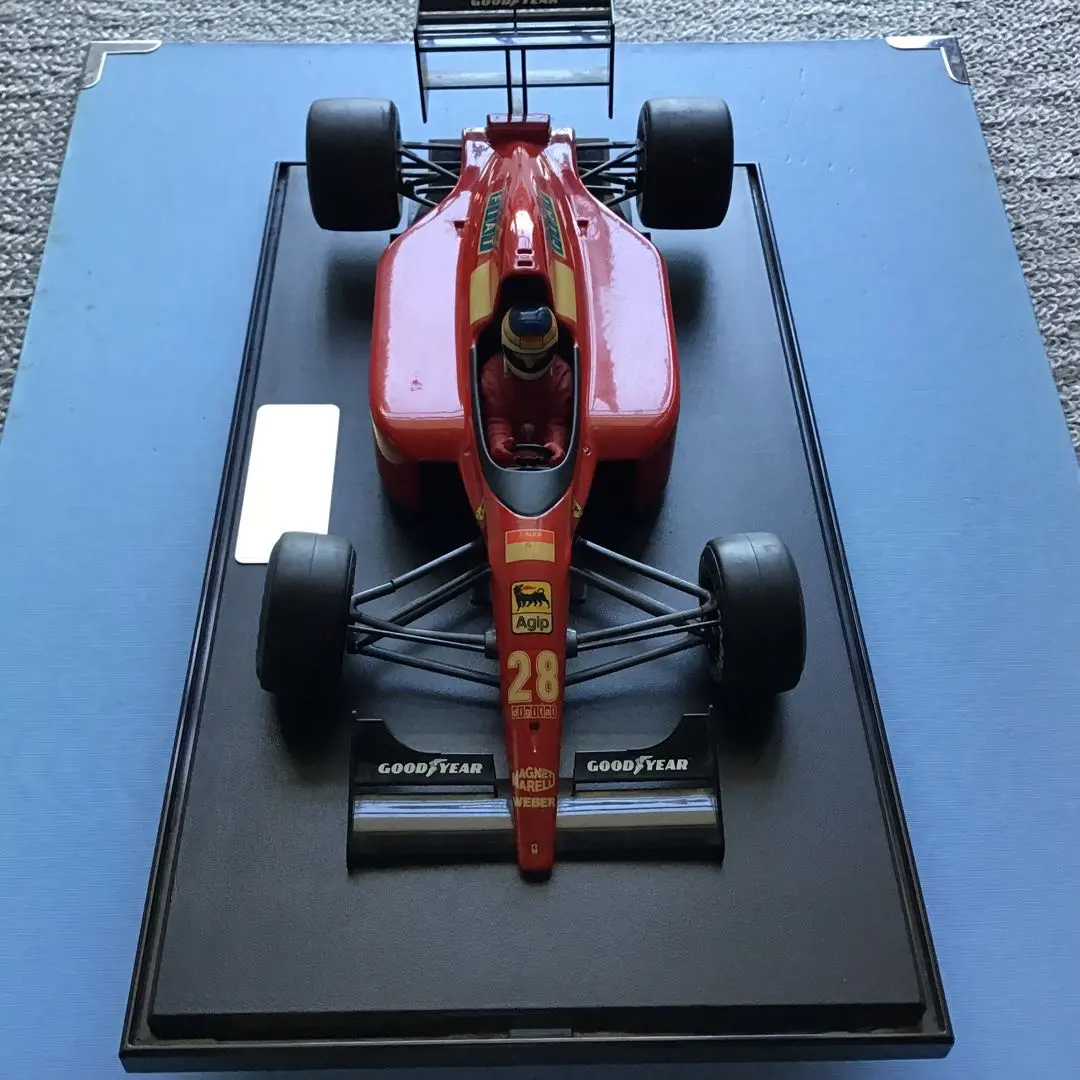 ロッソ 1/8スケール フェラーリ643　ミニチャンプス1/18　アイルトンセナ ロッソ 1/8スケール フェラーリ643 ミニチャンプス1/18