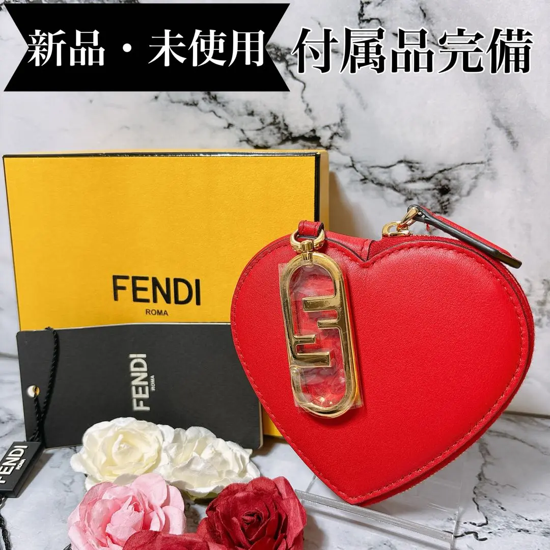 FENDI フェンディ ハート チャーム付き チェーンブレスレット柄 ハンカチ FENDI フェンディ ハート チャーム付き チェーンブレスレット柄