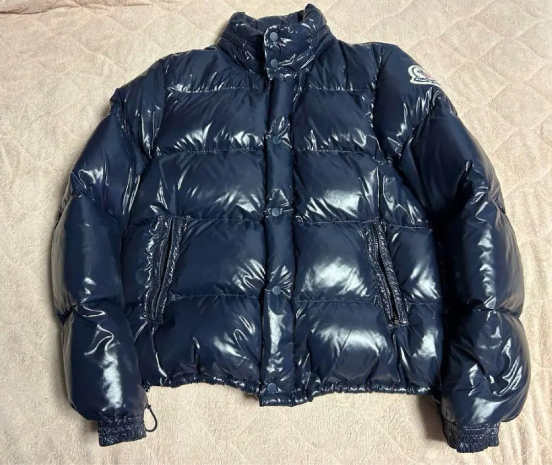 【希少】MONCLER エベレスト ネイビー 2025年最新】モンクレールエベレスト ネイビーの人気アイテム