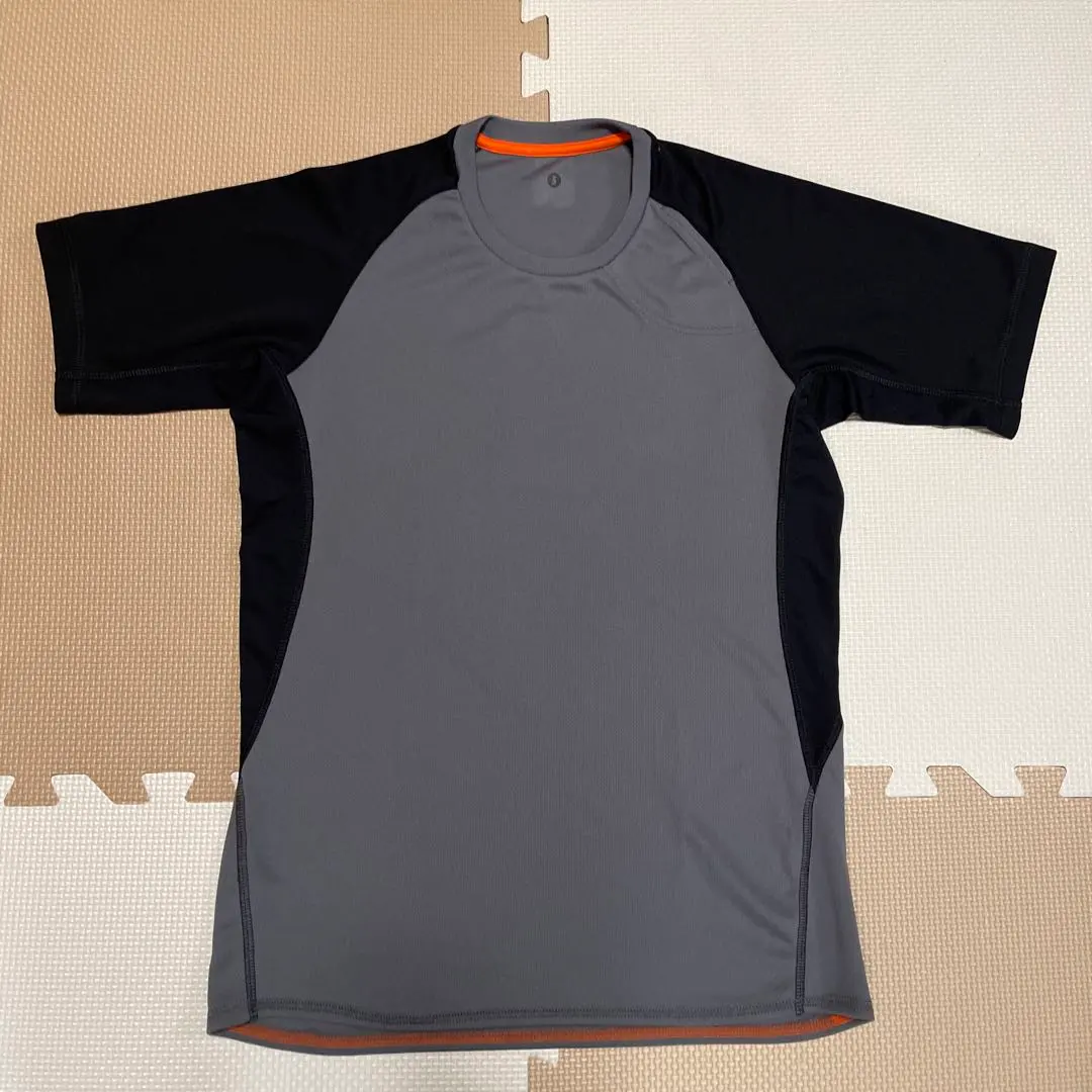 Thumbnail of S size Gray/Black Running Top