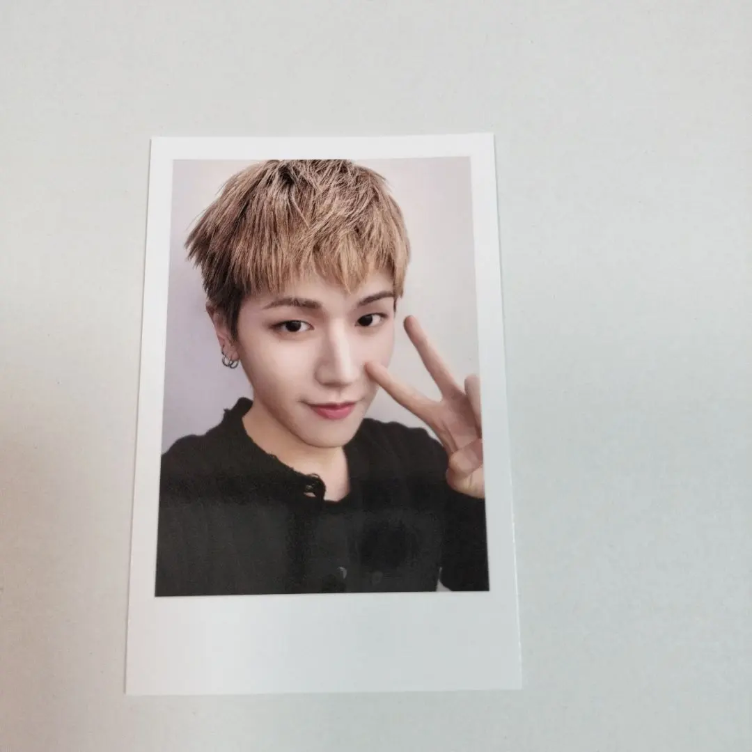 Thumbnail of BOYNEXTDOOR Riwoo Polaroid Dr. G Boyneok Boneokdo