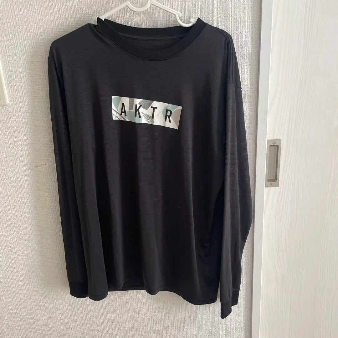 AKTR 黑色 長袖襯衫 L 的縮圖