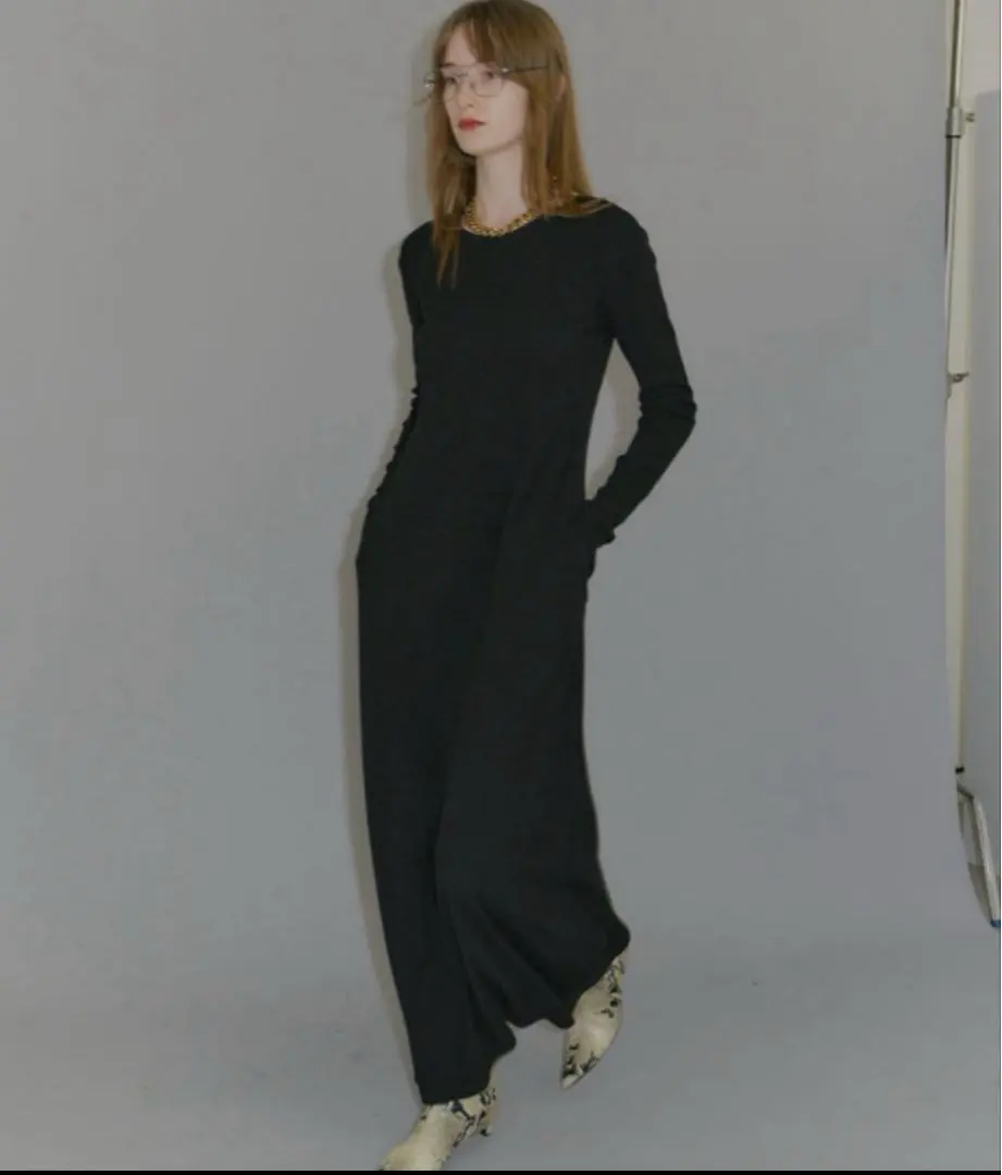 Yae 雙向U領羅紋長款連衣裙 黑色 的縮圖