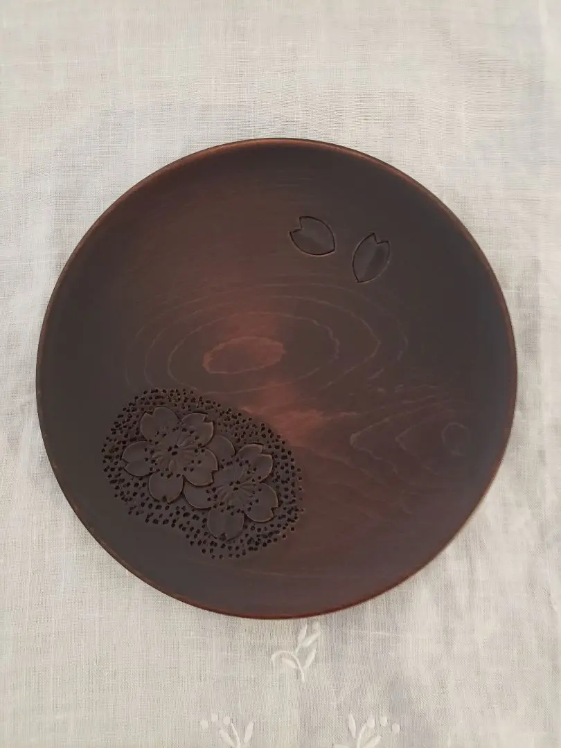 【新品未使用】軽井沢彫 一彫堂 九寸丸盆 枝桜 軽井沢彫 9寸丸盆(枝桜) 長野県伝統工芸品 | 長野県 | ふるさと