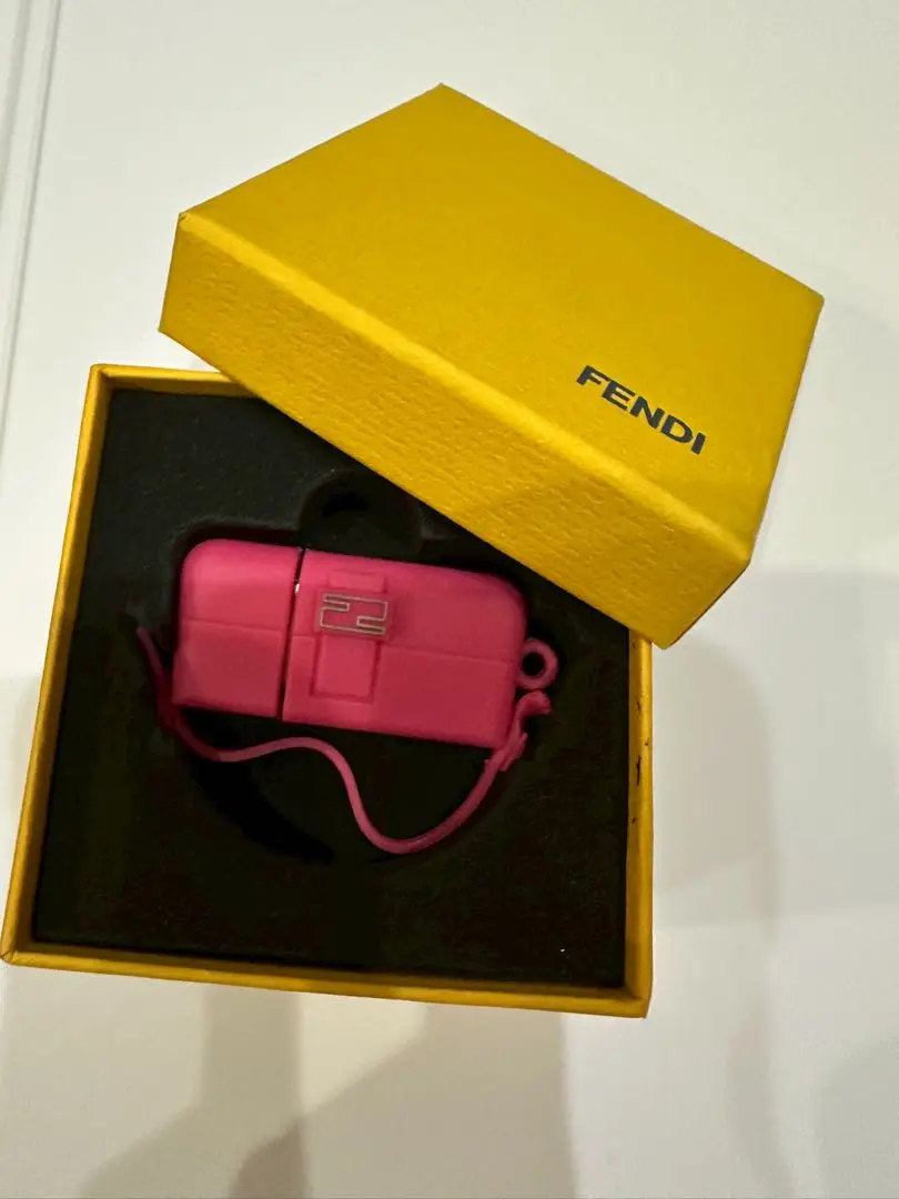 FENDI フェンディ　USB 2025年最新】フェンディ USBの人気アイテム - メルカリ