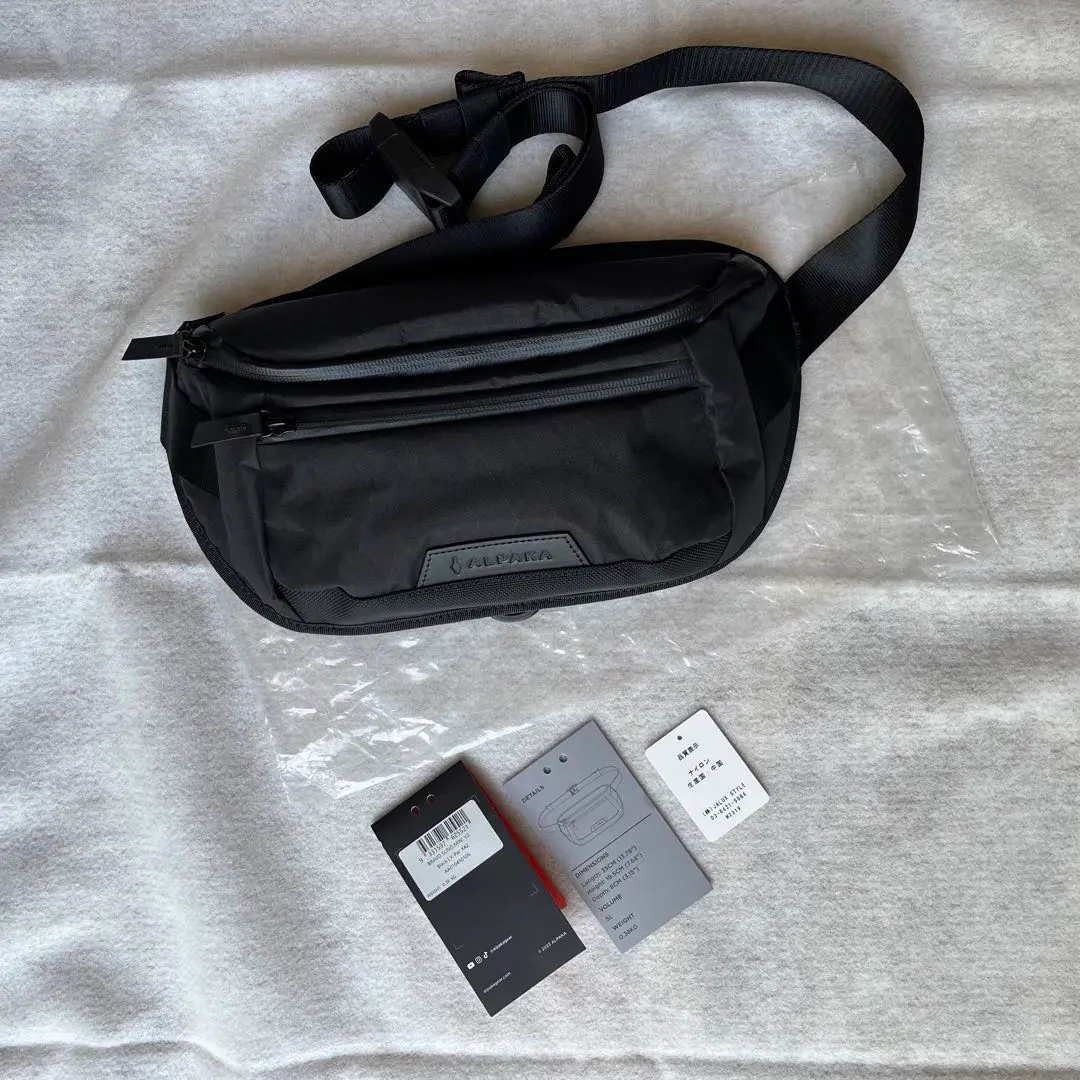 【未使用品】ALPAKAボディバッグ黒BRAVO SLING MINI V2 Bravo Sling Mini V2