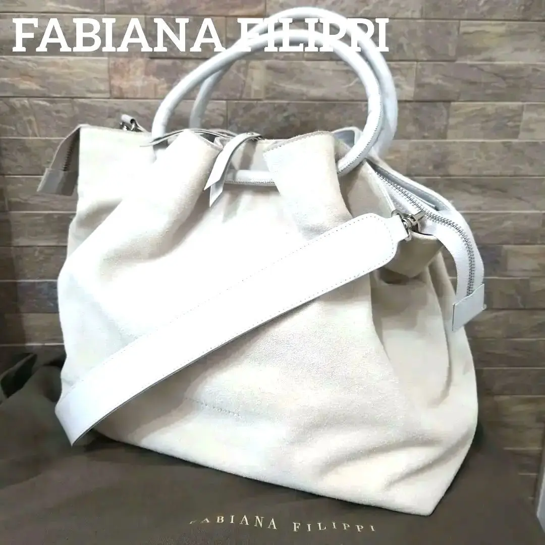 値下げFABIANAFILIPPI レザー　バッグ　ファビアナフィリッピ ファビアナフィリッピ レザートートバッグ 超美品 FABIANA
