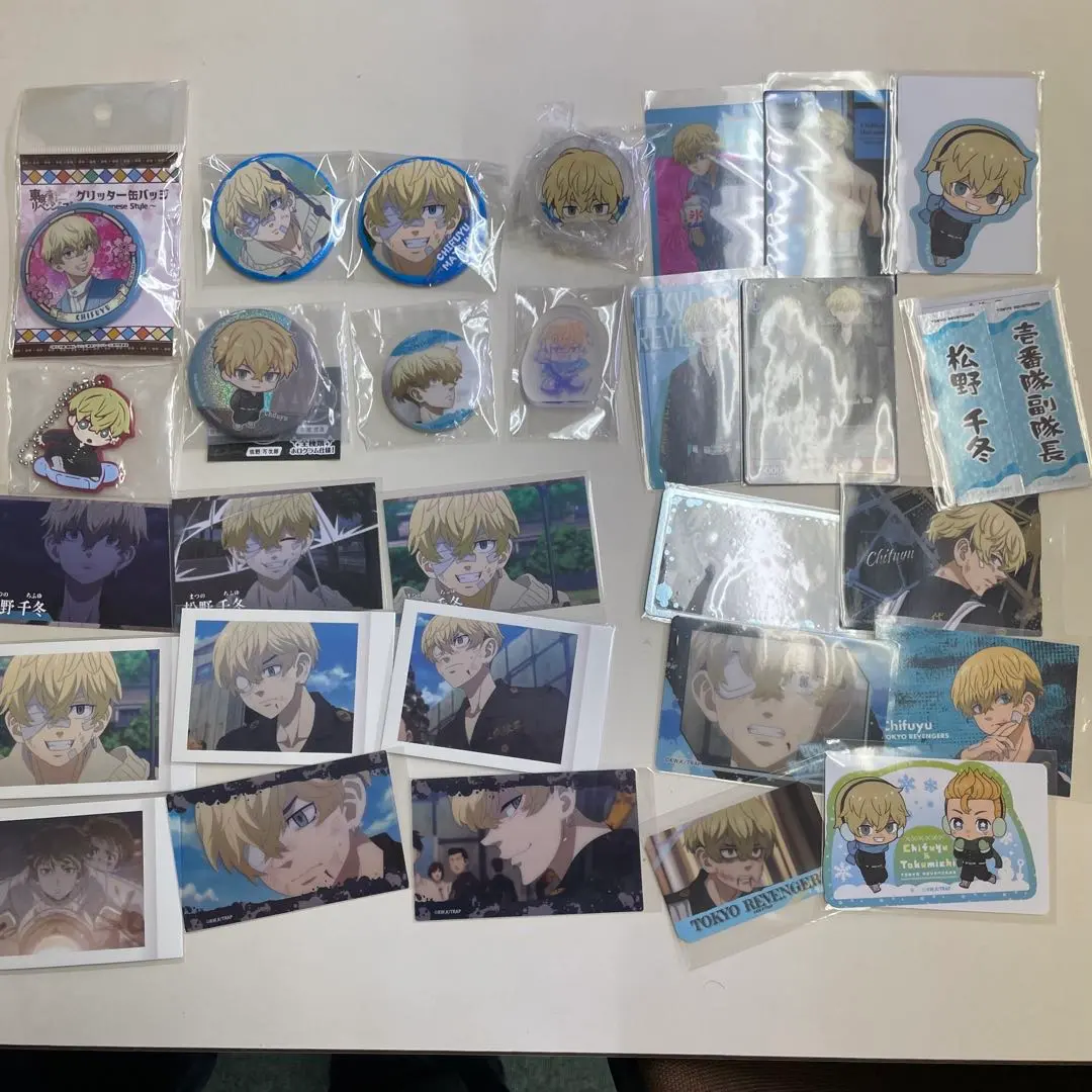 Thumbnail of Tokyo Revengers GIGO Limited Glitter Can Badge: Chifuyu Matsuno