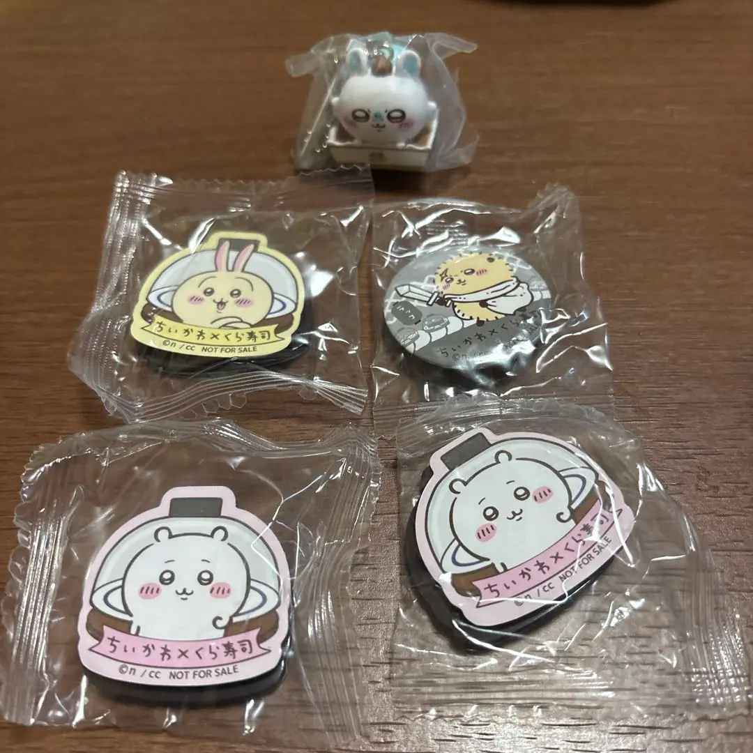 Thumbnail of Chikawa Kura Sushi Acrylic Keychain, Badge, Magnet - Set of 5