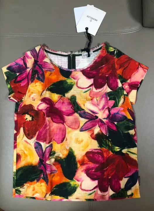 ✨美品✨MONCLER モンクレール　花柄　Tシャツ　半袖　Sサイズ　トップス 2025年最新】MONCLER 柄・デザイン：花柄 半袖(Tシャツ)の人気