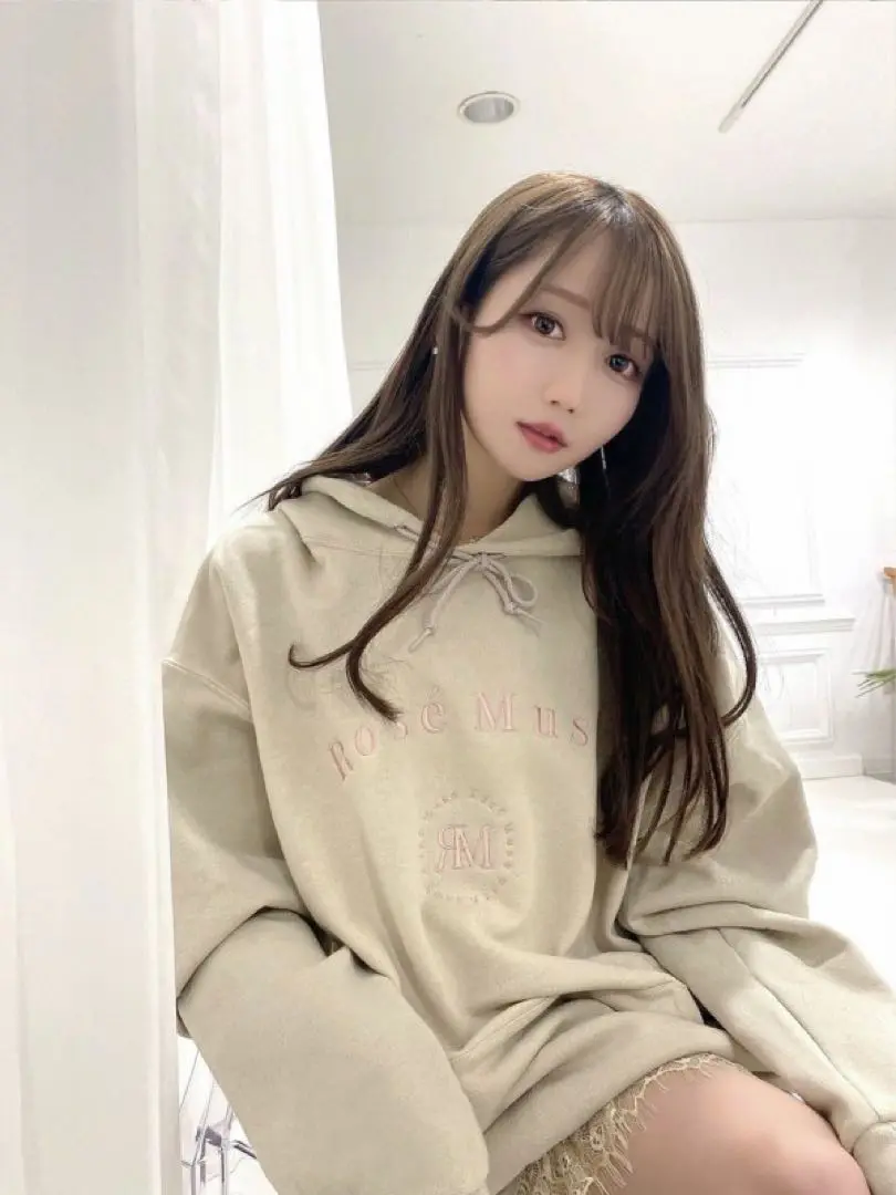 ちゃむ　ロゼミューズ　パーカー quilting zip hoodie – BUNNY APARTMENT