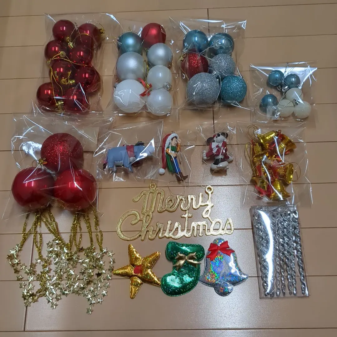 Thumbnail of Christmas ornament set