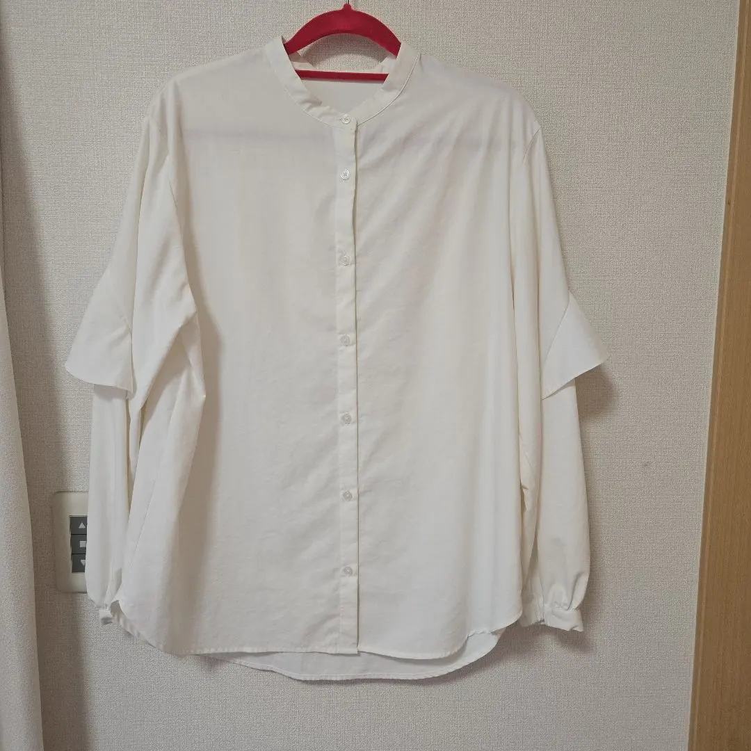 Thumbnail of White shirt with frills