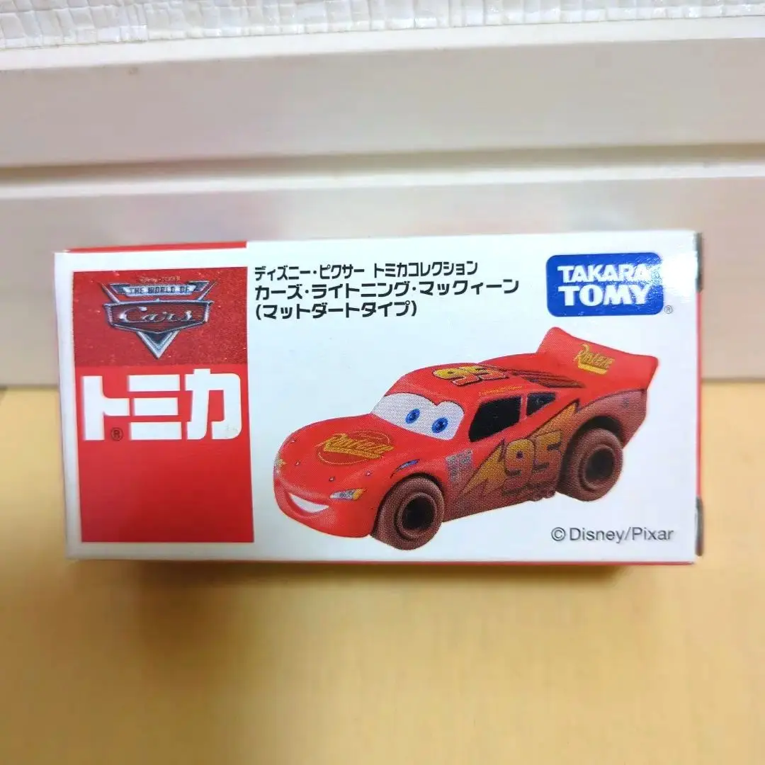 トミカ　カーズ ライトニング・マックィーン(マットダートタイプ) Amazon | トミカ トイザらス限定 カーズ・ライトニング