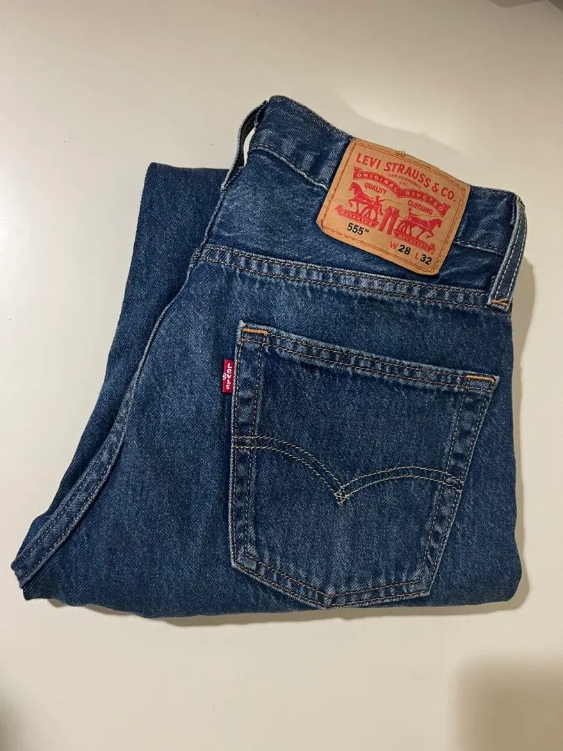 Thumbnail of Levi's 555TM Relaxed Straight
