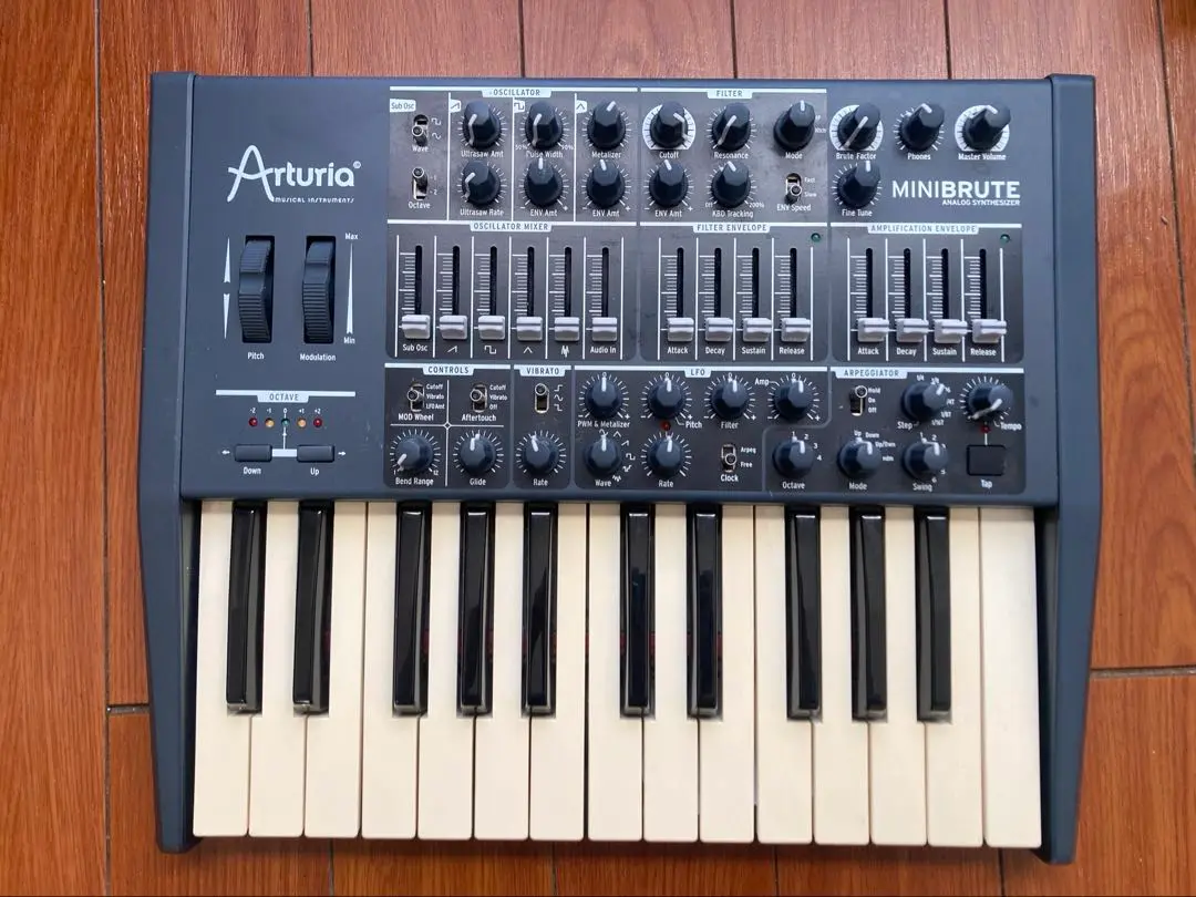 Arturia MiniBrute 2 | シンセ・キーボード,ARTURIA