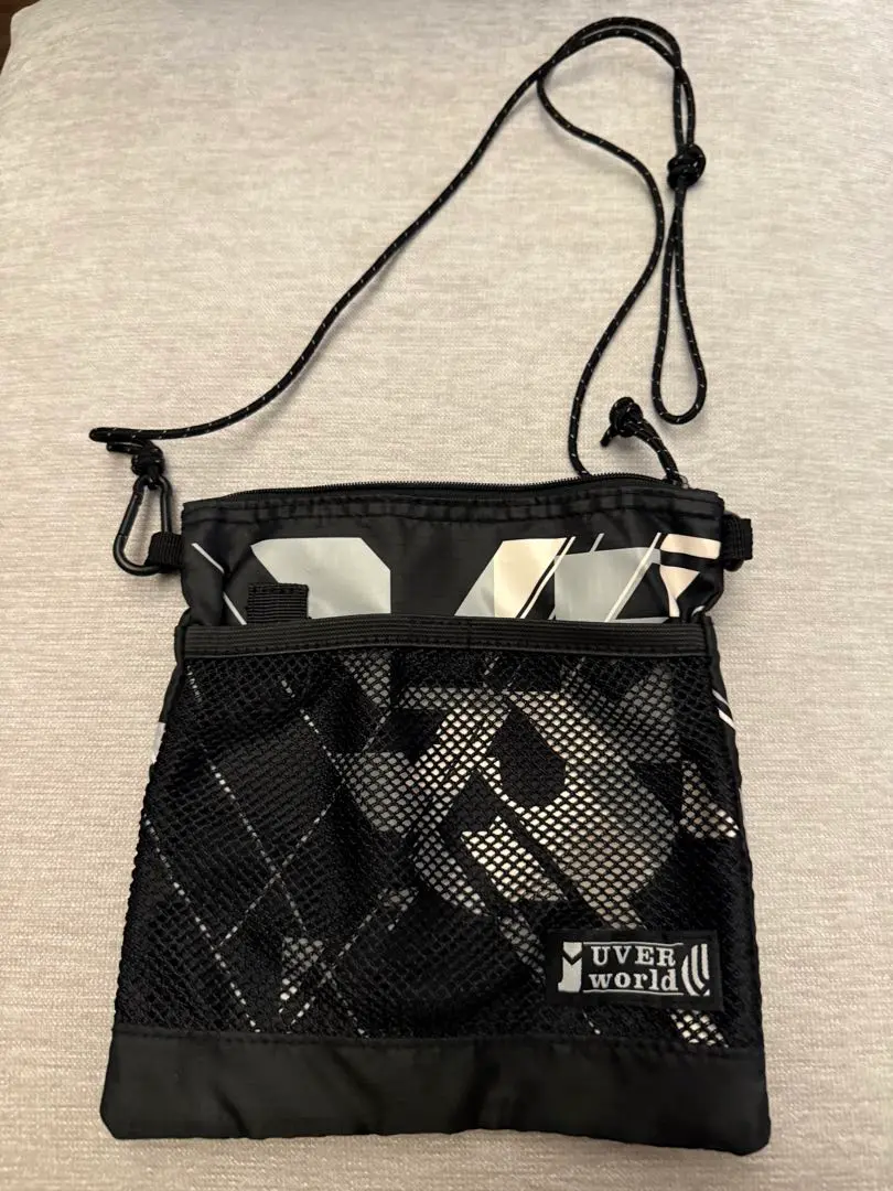UVERworld メッシュ黒サコッシュ Zeppギターキーホルダー付 2025年最新】UVERworldサコッシュの人気アイテム - メルカリ