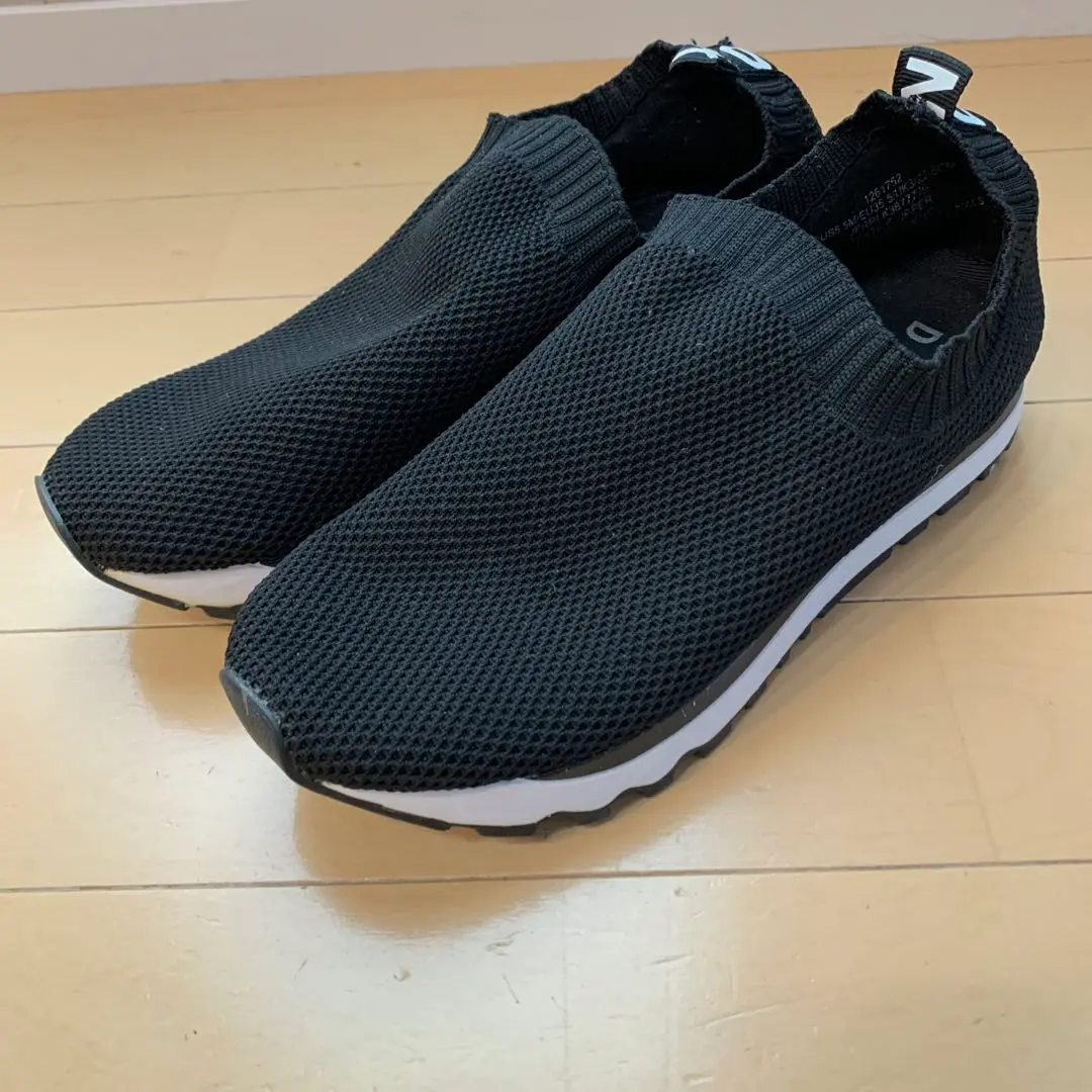 新品未使用★DKNYスリッポン厚底スニーカー★ 2025年最新】dkny スリッポンの人気アイテム - メルカリ