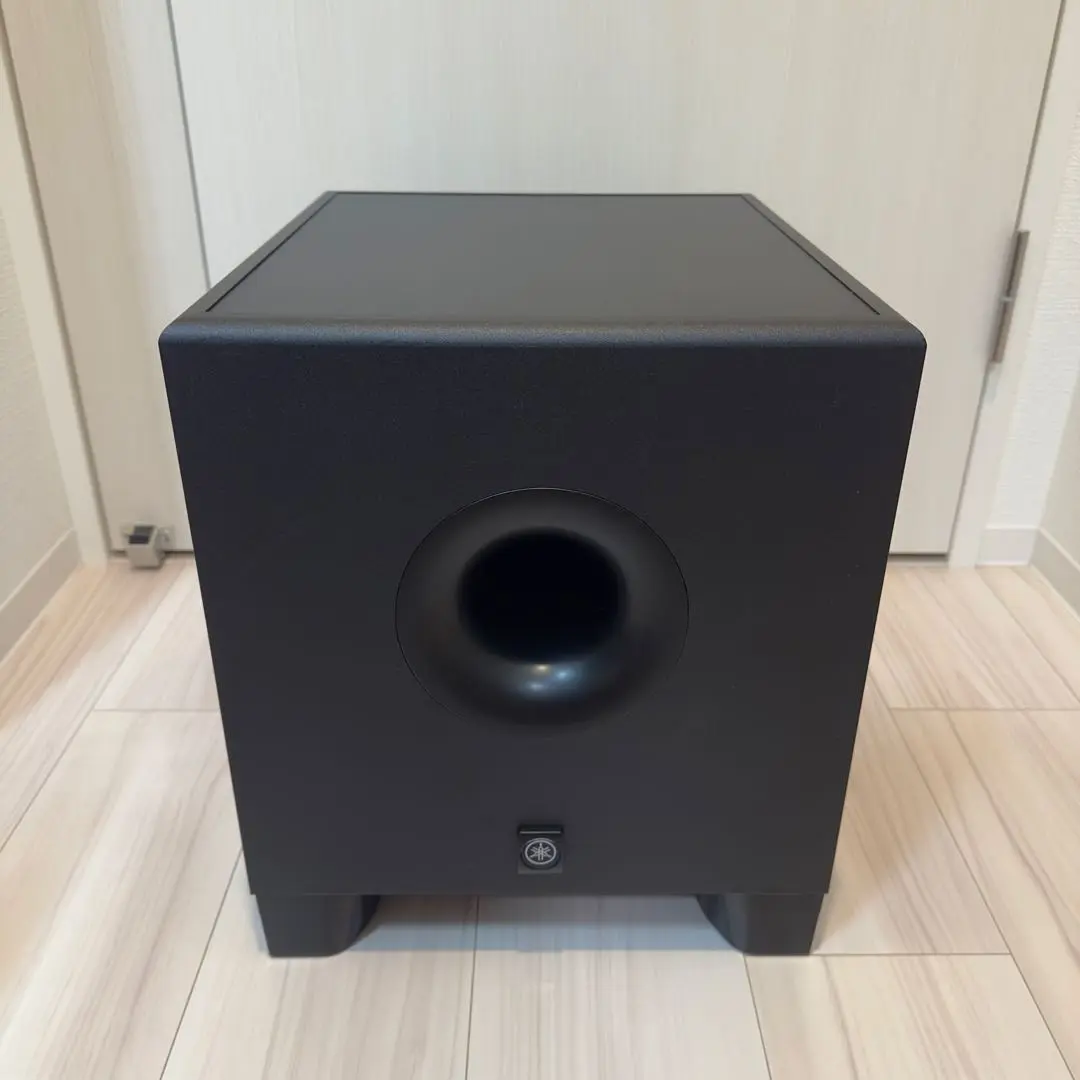 最安値！YAMAHA HS8S スタジオサブウーファー　美品 YAMAHA ( ヤマハ ) HS8S スタジオ用サブウーファー 送料無料