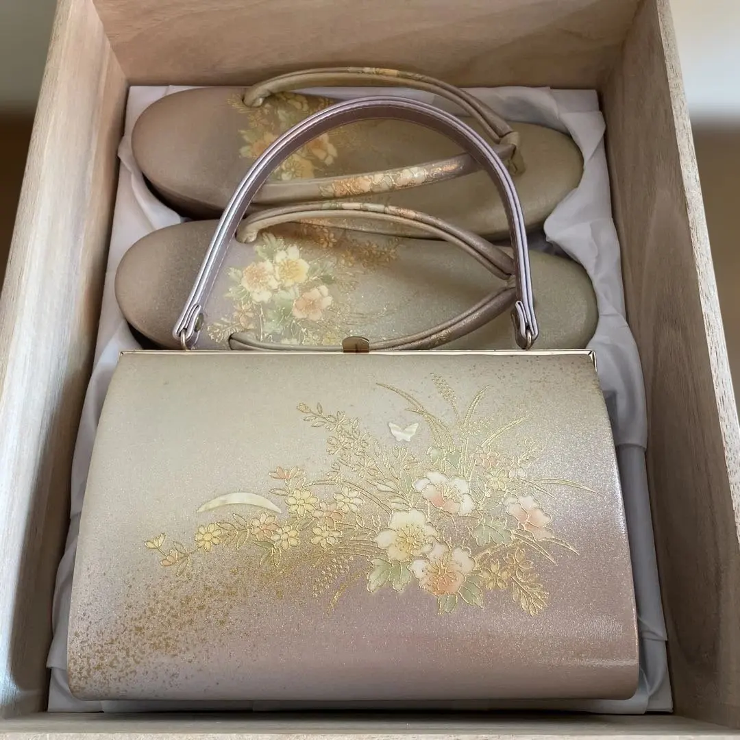 Thumbnail of Zori sandals, 24-25cm, set with a bag for Japanese attire, Japanese clothing accessories, kimono