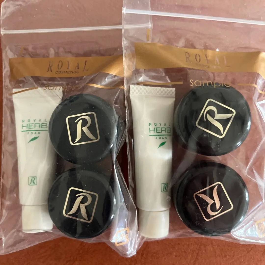 ロイヤル化粧品 EXクリームサンプル60個 試供品 ROYALハーブ金箔