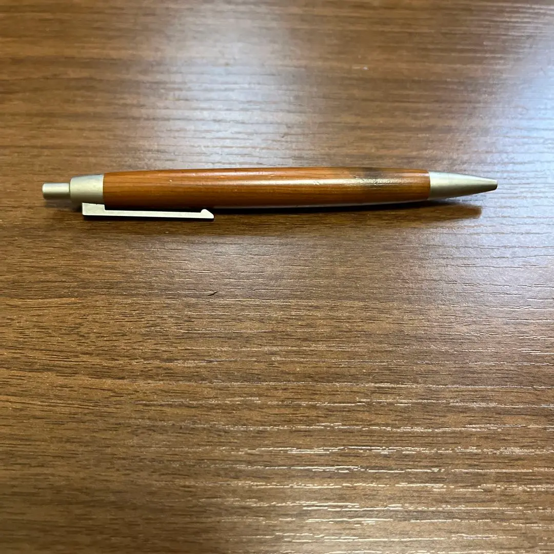 LAMY2000タクサス少しの間値下げします。 Amazon | LAMY（ラミー）2000 タクサス（taxus） ボールペン 黒