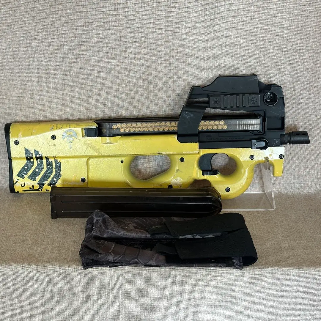 東京マルイ P90 PLUS マガジン合計3本　マガジンポーチ付 正規取扱店】 東京マルイ P90 マガジンポーチ付 マガジン合計3本