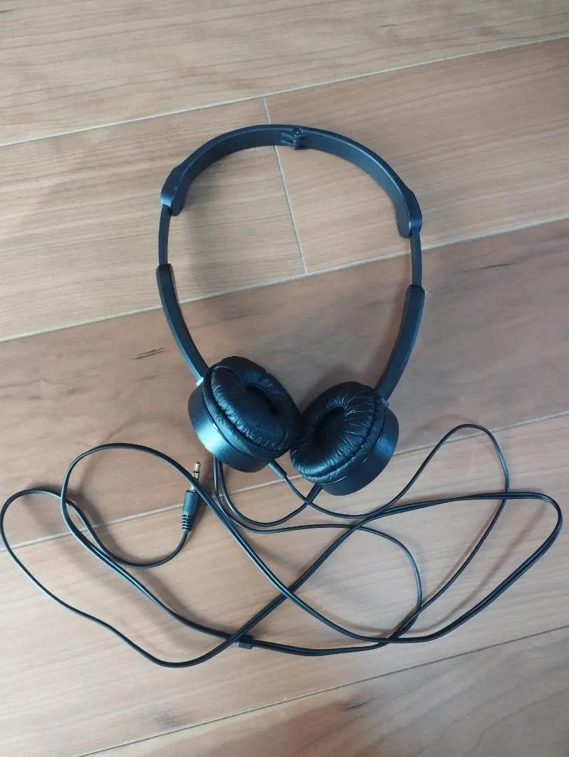 Thumbnail of [Discount] Black Wired Headphones