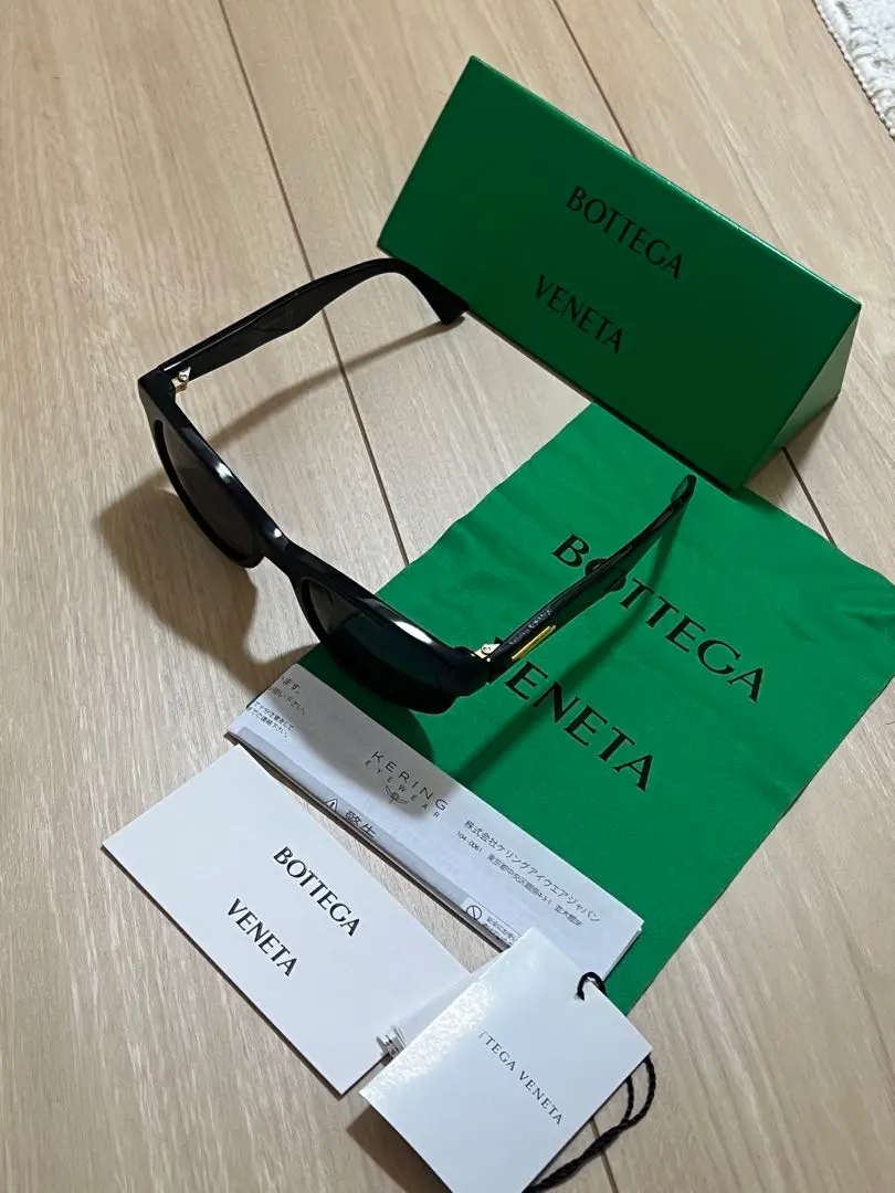 2025年最新】Bottega Veneta フレームカラー：ブラック