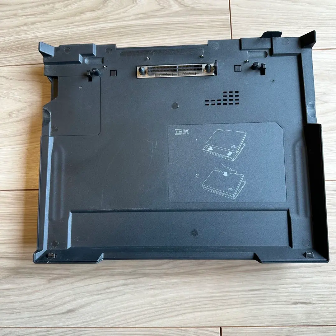 IBM ThinkPad i Series 1620 用 擴充基座 的縮圖