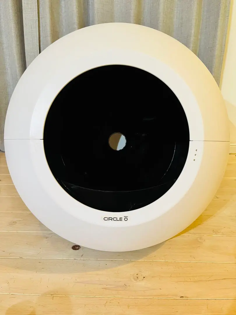自動猫トイレCIRCLE 0 サークルゼロ お洒落 球形のフォルムが美しい、最先端の自動猫トイレ「CIRCLE 0