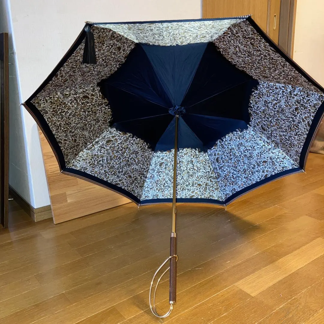 【未使用品】　パソッティ  折りたたみ傘　ハンドメイド　水玉　木製 傘 レディース 耐風 通販 折りたたみ傘 55cm 折り畳み amusant