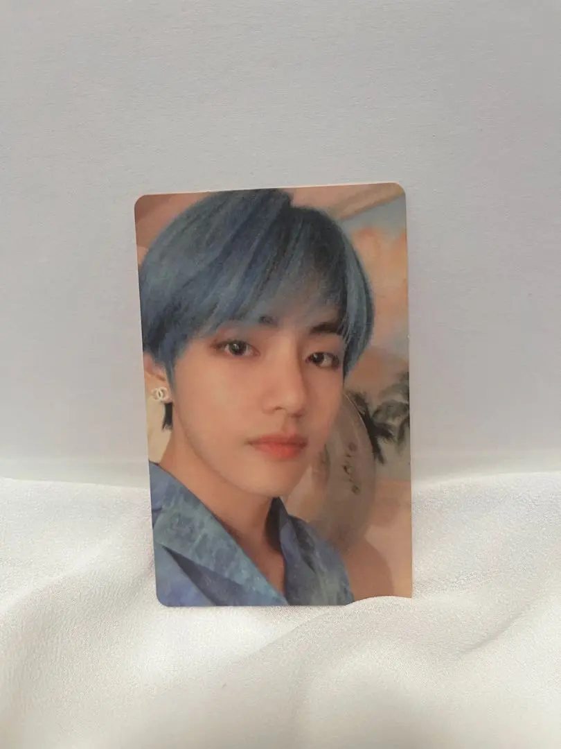 Thumbnail of BTS V (Taehyung) Map of the Soul Persona Ver. 2 Photocard
