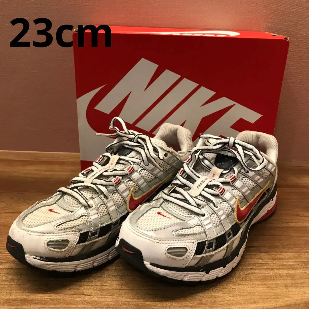 Thumbnail of NIKE p6000