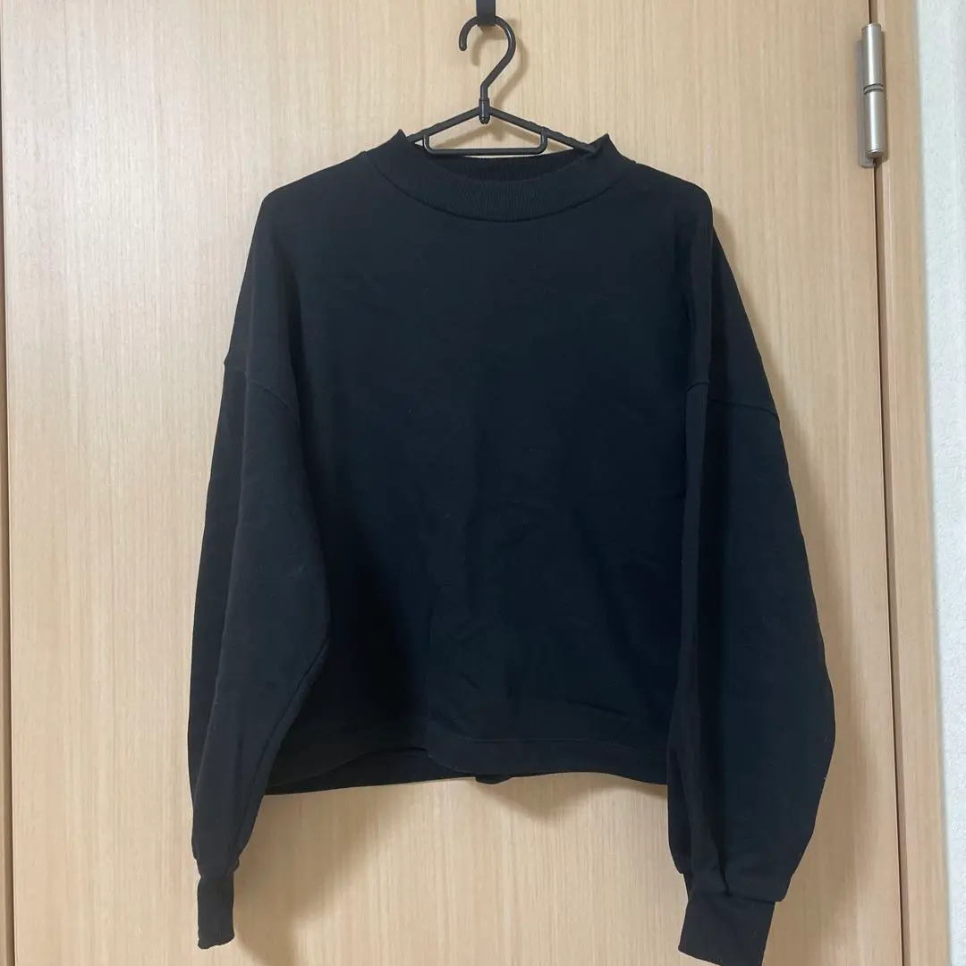 Thumbnail of Black sweatshirt