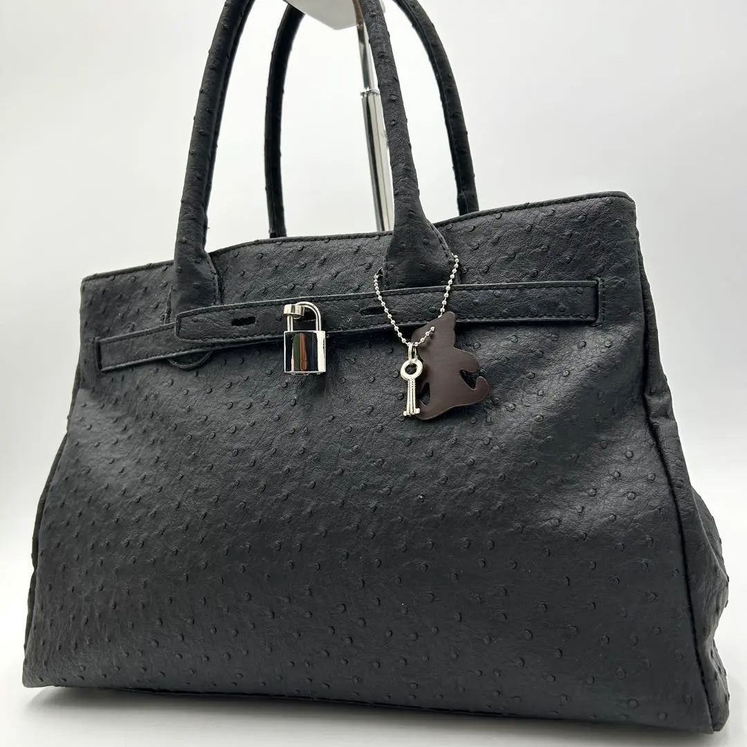 極美品　ヴァレンティノ  valentino バレンチノ　ボディバッグ　レッド 極美品 ヴァレンティノ valentino バレンチノ ボディバッグ レッド