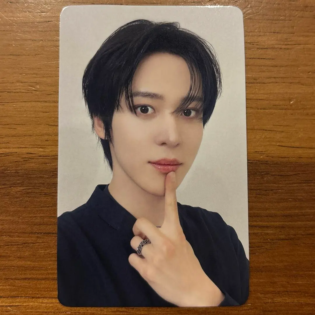 Thumbnail of ATEEZ Ashes to Light FC Benefit Yunho Trading Card