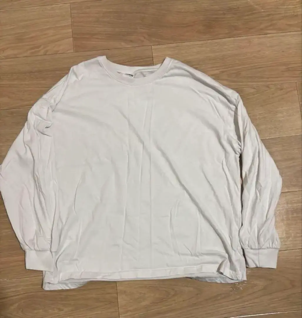 Thumbnail of Long sleeves