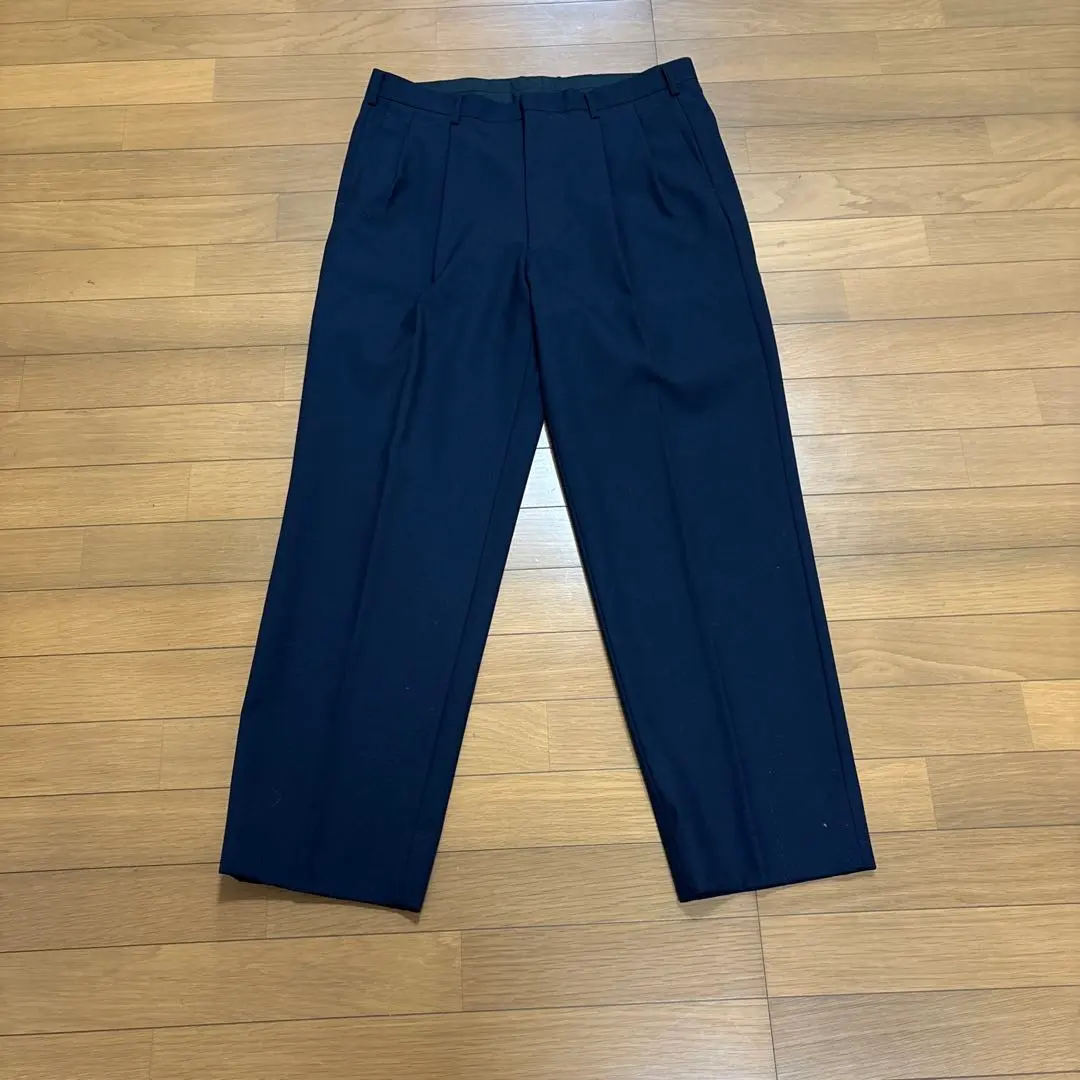 深藍色西褲 簡約設計 的縮圖