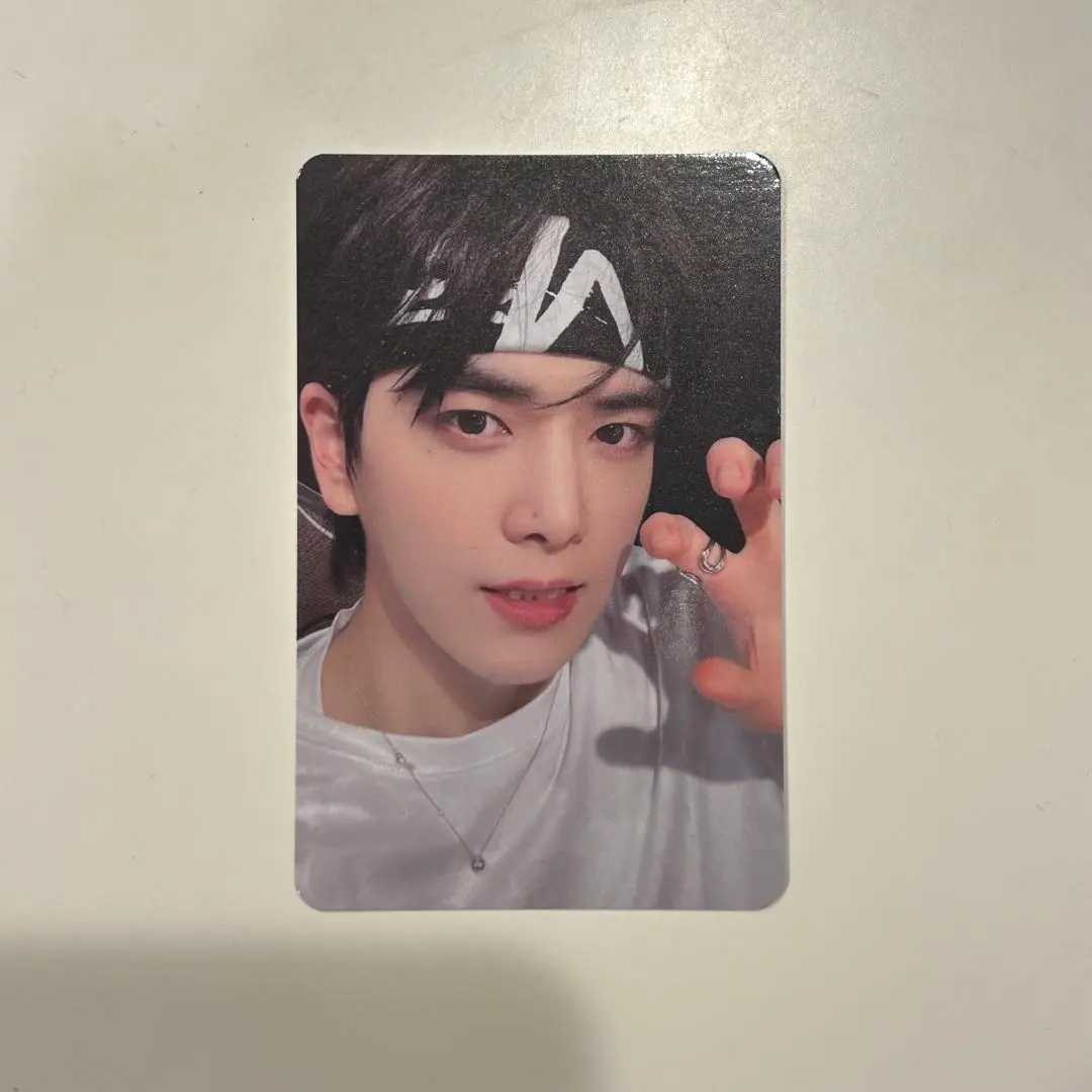 Thumbnail of THE BOYZ Younghoon Tokyo concert limited edition trading card