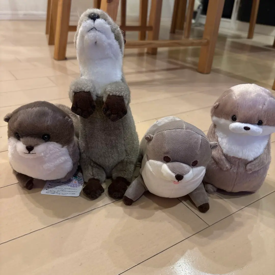 水獺 玩偶 4個套裝 的縮圖